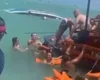 Jangada de passeio turístico vira no mar em São Miguel dos Milagres