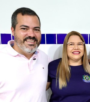 Prefeitura de Atalaia reconhece educadores com Prêmio Escola 10