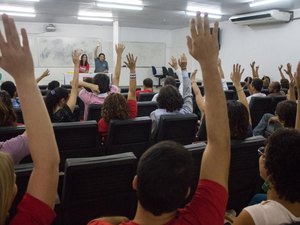 Servidores do Ifal realizam atos públicos em protesto contra a PEC 241