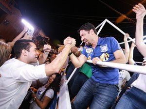 Em caravana, Rodrigo pede aos alagoanos que escolham líderes que simbolizem a paz e o bem para representá-los