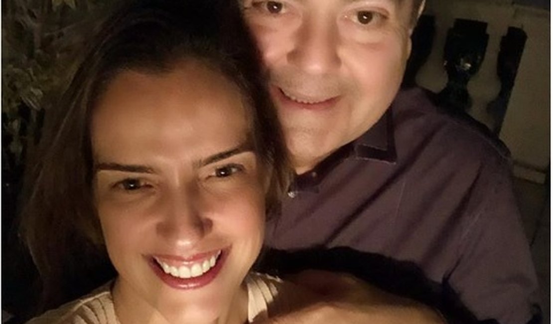 Faustão desmente Sonia Abrão ao vivo na Globo e diz que segue casado