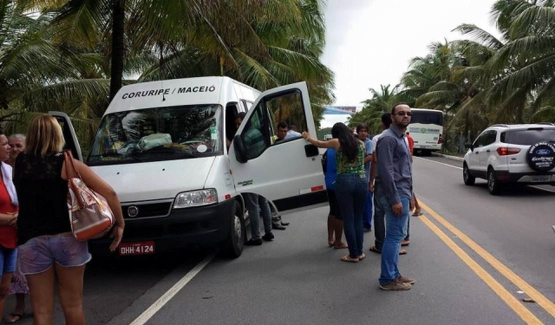 Bandidos atiram em motorista durante assalto na AL-101 Sul