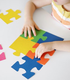 Clínica demite terapeuta ocupacional após agressão contra criança com autismo em Maceió