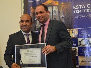 Sociólogo Adalberon Sá Júnior é o mais novo cidadão honorário de Maceió