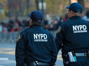 Tiroteio em Nova York deixa um morto e quatro feridos