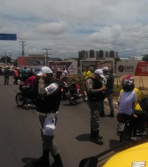 Blitz da BPRv resulta em 17 veículos removidos ao pátio do DER em Arapiraca