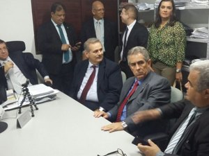 Presidente em exercício do TJ/AL visita Arapiraca e ouve reivindicações
