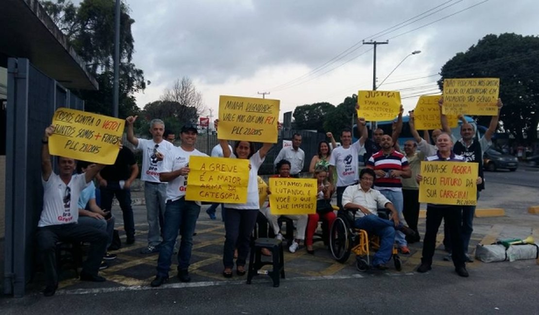 Servidores do Judiciário fazem ato público pelo direito de greve sem retaliação