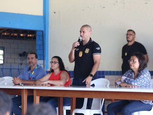 Delegado realiza palestra em escola que sofreu ameaças No Benedito Bentes