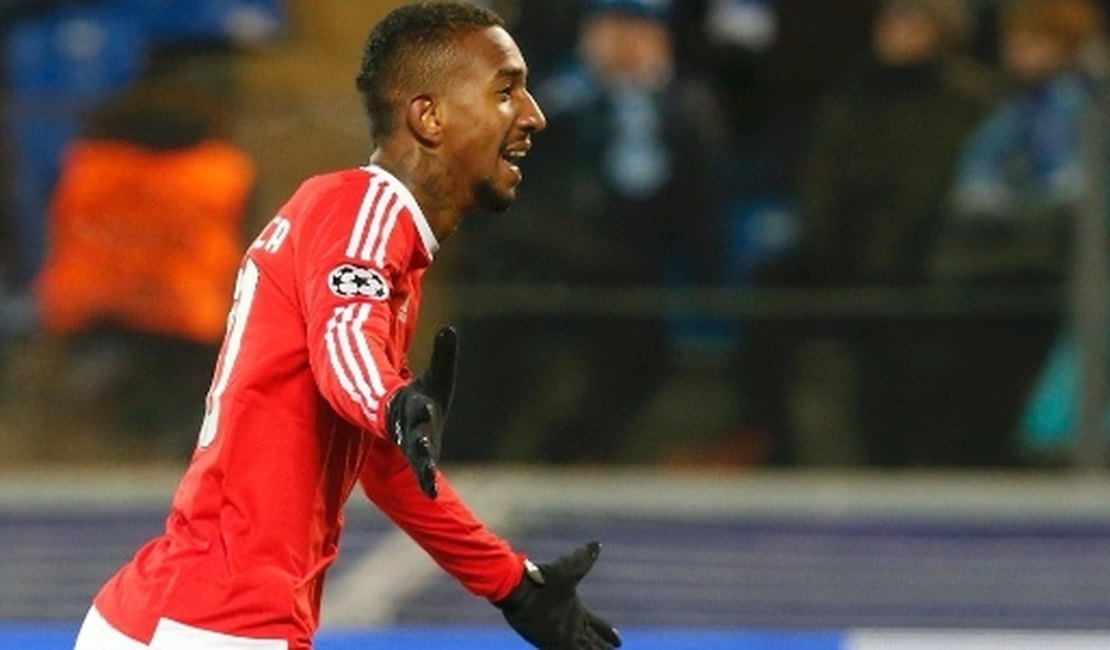 Talisca é flagrado sem habilitação em Portugal e pode ser preso