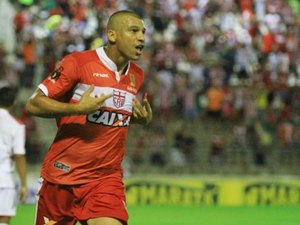 CRB: ' Não concordo em estar no banco. Eu quero jogar',diz atacante Neto Baiano