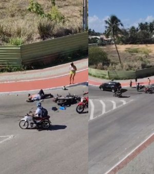 Motociclista tem pé esmagado por carro após colisão na Barra de São Miguel