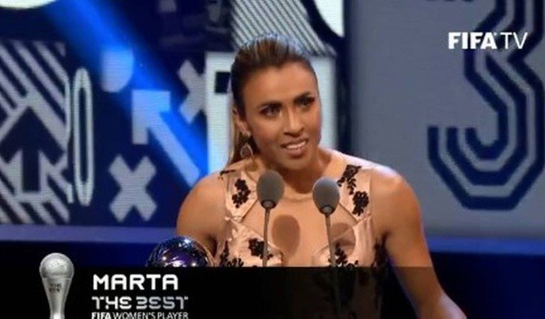Craque Marta é eleita, pela sexta vez, a melhor do mundo pela Fifa