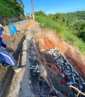Prefeitura intensifica obras para liberar ladeira de acesso a Fernão Velho