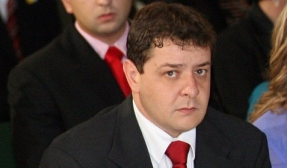 Polícia Federal vasculha escritório do filho de Lula