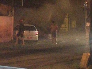 [Vídeo] Condutor com sinais de embriaguez destrói frente de residência no Santa Lúcia, em Maceió