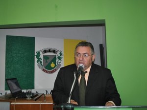 Vereador Josias Albuquerque critica vice-governador e prefeita de Arapiraca