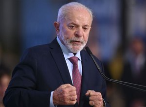 Carro da comitiva do presidente Lula é roubado no Rio de Janeiro