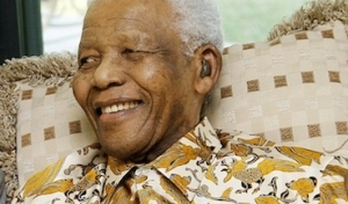 Nelson Mandela morre na África do Sul aos 95 anos