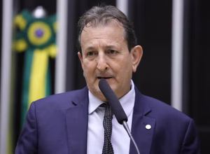 Lei brasileira é insuficiente para punir queimadas, diz presidente do Ibama