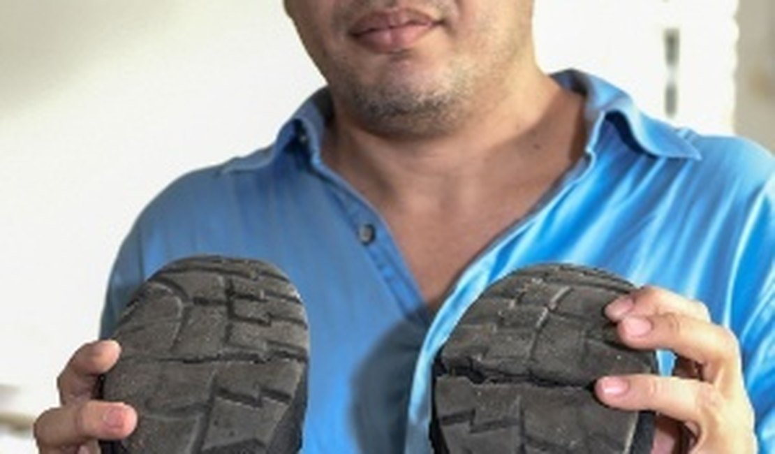 'Consertar meus sapatos custa 4 vezes meus salário', diz professor universitário na Venezuela
