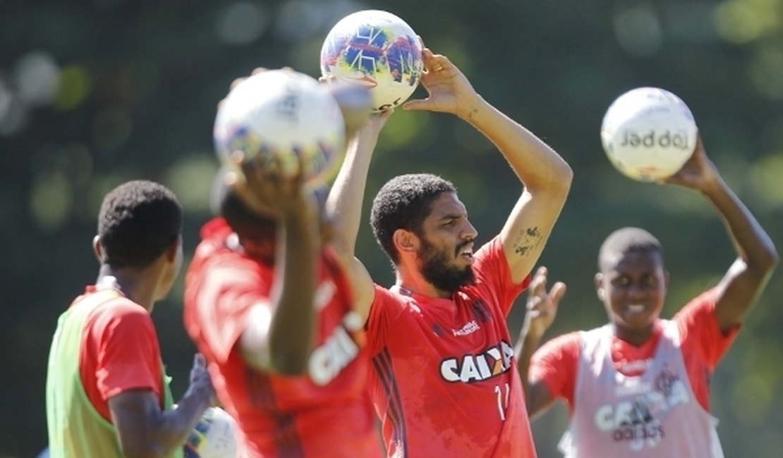 Wallace deixa concentração e comunica que não atuará mais pelo Flamengo