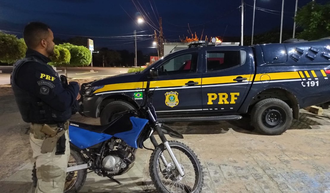 [Vídeo} Operação da PRF em conjunto com as PMs prende sete pessoas e recupera nove veículos no Sertão de Alagoas
