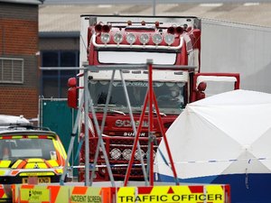 Caminhão com 39 corpos é encontrado no Reino Unido