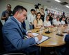 Governador entrega ambulâncias do Samu e autoriza construção de mais duas escolas
