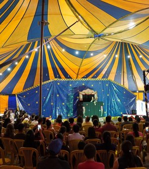 Dia gratuito de  circo faz a alegria de arapiraquenses neste domingo (4) no Bosque das Arapiraca