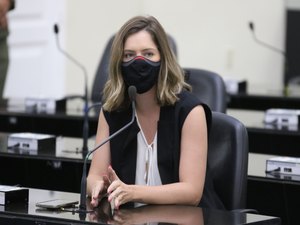 Cibele Moura defende vacina e educação como prioridades: “É assustador jovens fora da sala de aula”