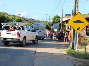 Garrafas de cerveja quebram na rodovia AL 101 Norte