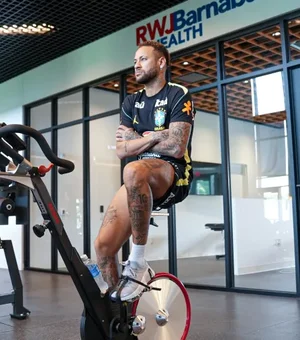 Neymar faz exames hoje para saber se estará na estreia do Brasil na Copa
