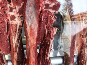 Após choque, carne fica mais barata e desacelera inflação ao consumidor