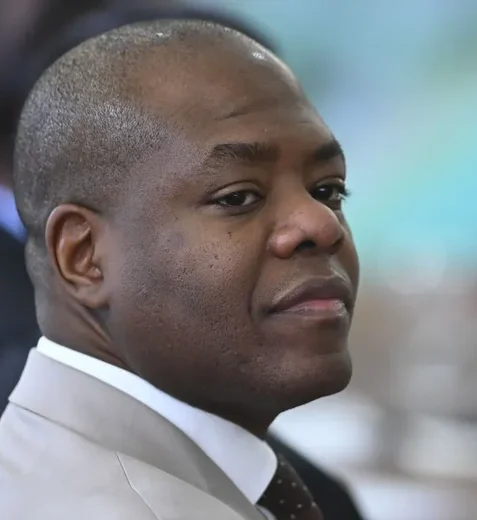 PF indicia ex-ministro Silvio Almeida por importunação sexual