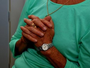 Quase 3 mil alagoanos com HIV estão em tratamento com antirretrovirais