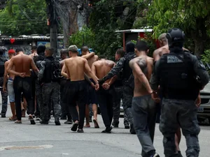Operação no Rio de Janeiro deixa 18 suspeitos mortos e 56 presos
