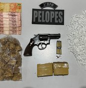 Adolescente é apreendido com revólver, cocaína, crack e maconha no bairro Batingas, em Arapiraca