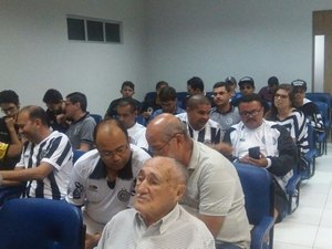 Direção terá segunda reunião com torcedores na noite desta terça-feira. 