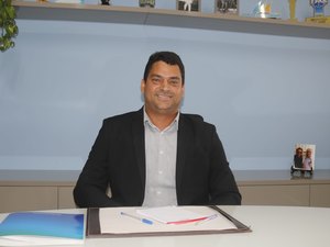 ‘Me sinto muito honrado’, diz Gabriel Vasconcelos ao assumir Prefeitura de Maragogi