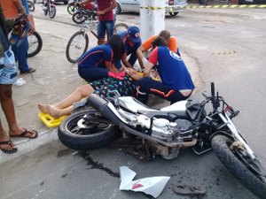 Colisão entre duas motocicletas deixa três feridos em Arapiraca