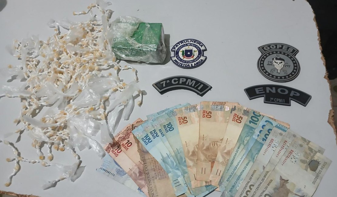 Motociclista colide contra viatura da PM e é preso com mais de 400 pedras de crack
