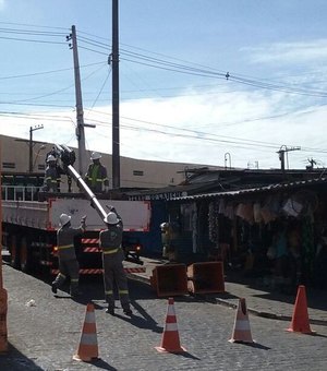 Mercado da Produção recebe manutenção na iluminação