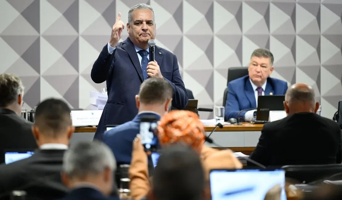 Após bate-boca, Alfredo Gaspar diz que processará Lindbergh Farias