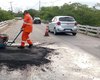 Buraco na AL-101 Norte é reparado pelo DER no mesmo dia da ocorrência