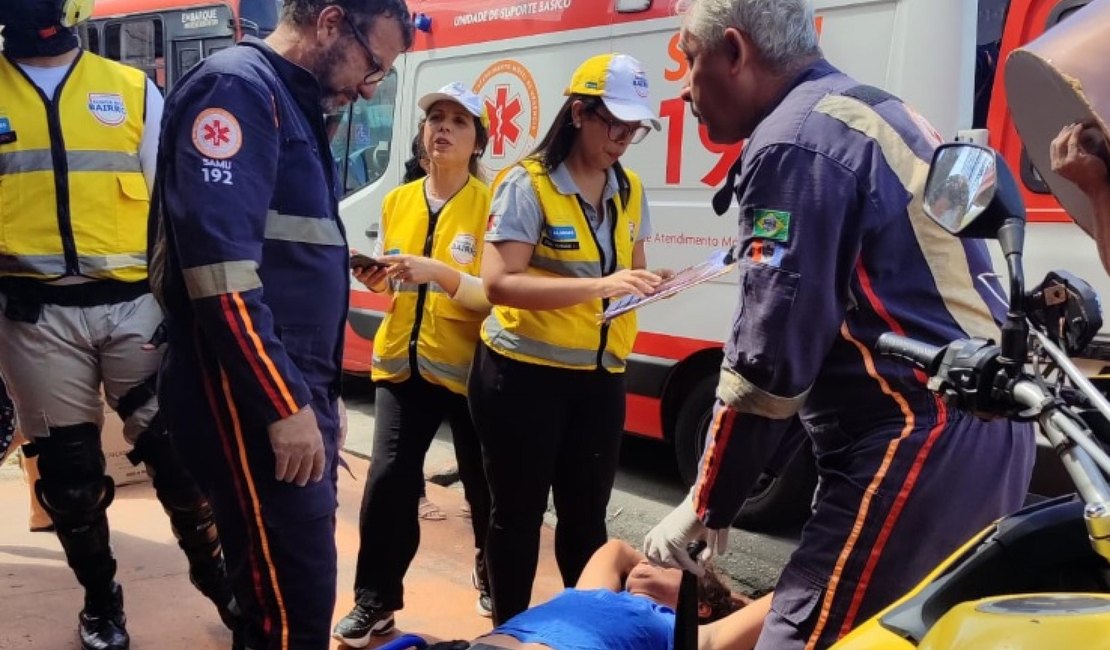 Ronda no Bairro encaminha paciente em surto para o Hospital Portugal Ramalho