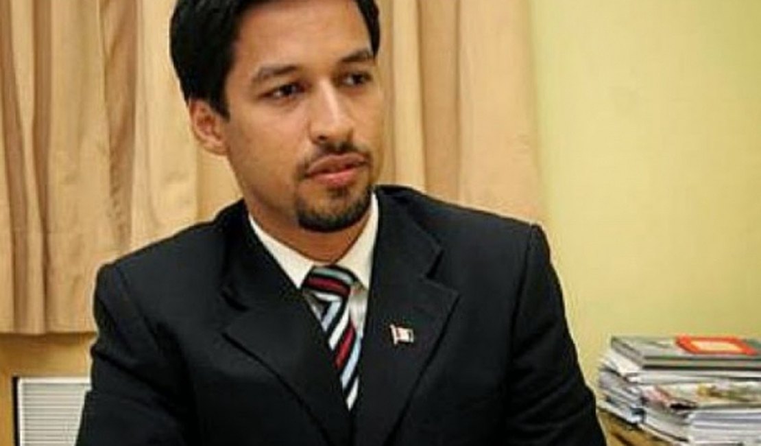 Rodrigo Cunha propõe projeto de lei que exige das lojas mostruário de seus produtos