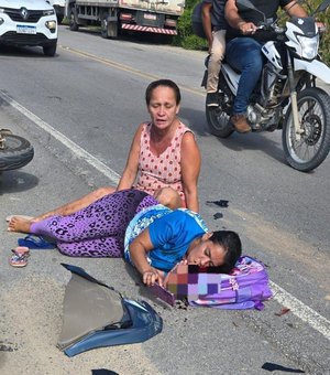 Moto colide na traseira de caminhão e deixa mulheres feridas em Maragogi
