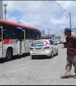Suspeito de assalto é detido dentro de ônibus em Maceió
