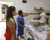 Gabi Gonçalves visita Maragogi para conhecer a fábrica de goma da empreendedora Tia Marlene